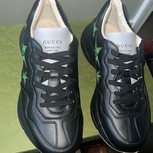 Gucci sneakers BRAND NEW NEVER WORN SIZE 8